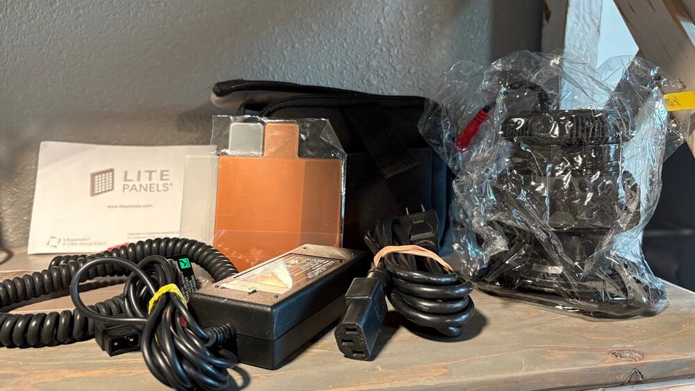 LitePanels Sola ENG 3" Daylight LED lamp complete kit NEW works